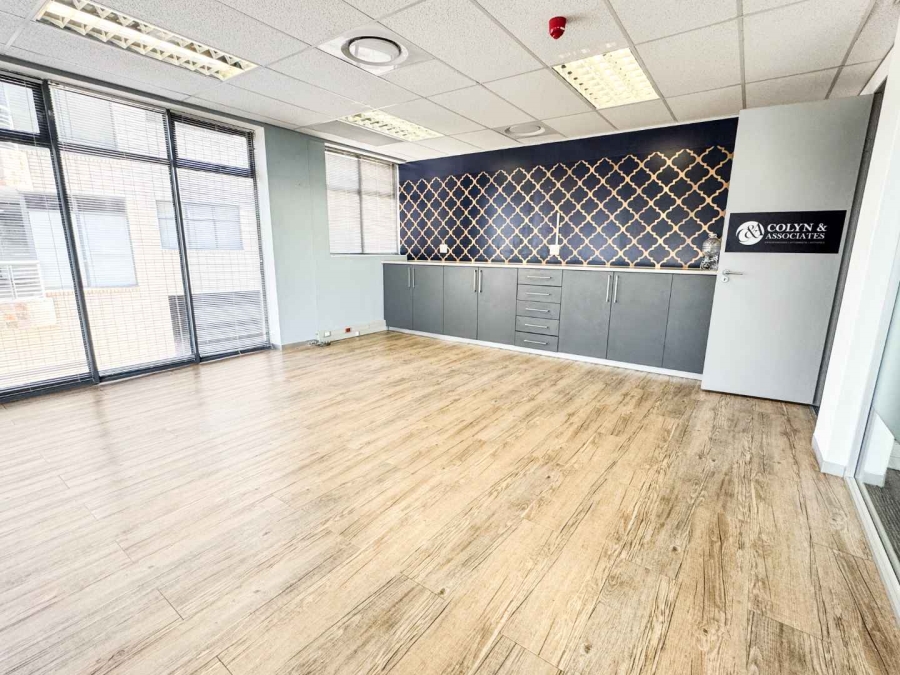 To Let Commercial Property for Rent in Plattekloof Western Cape